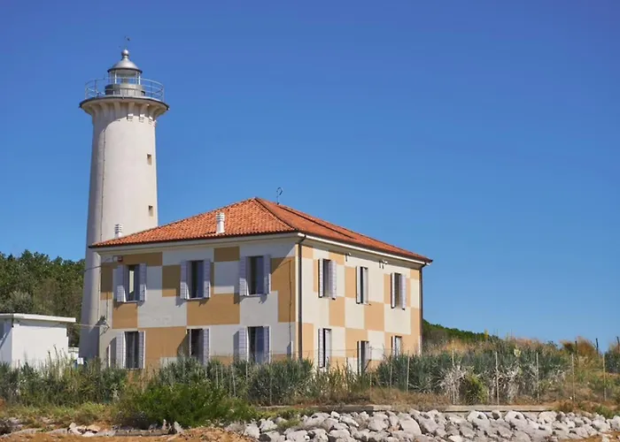 Luminous Flat Near The Апартаменты