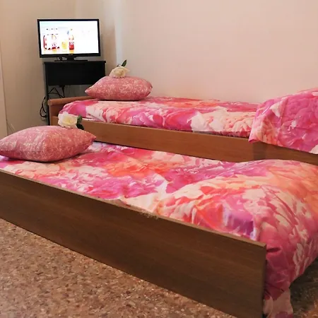 Luminous Flat Near The Beach Apartment